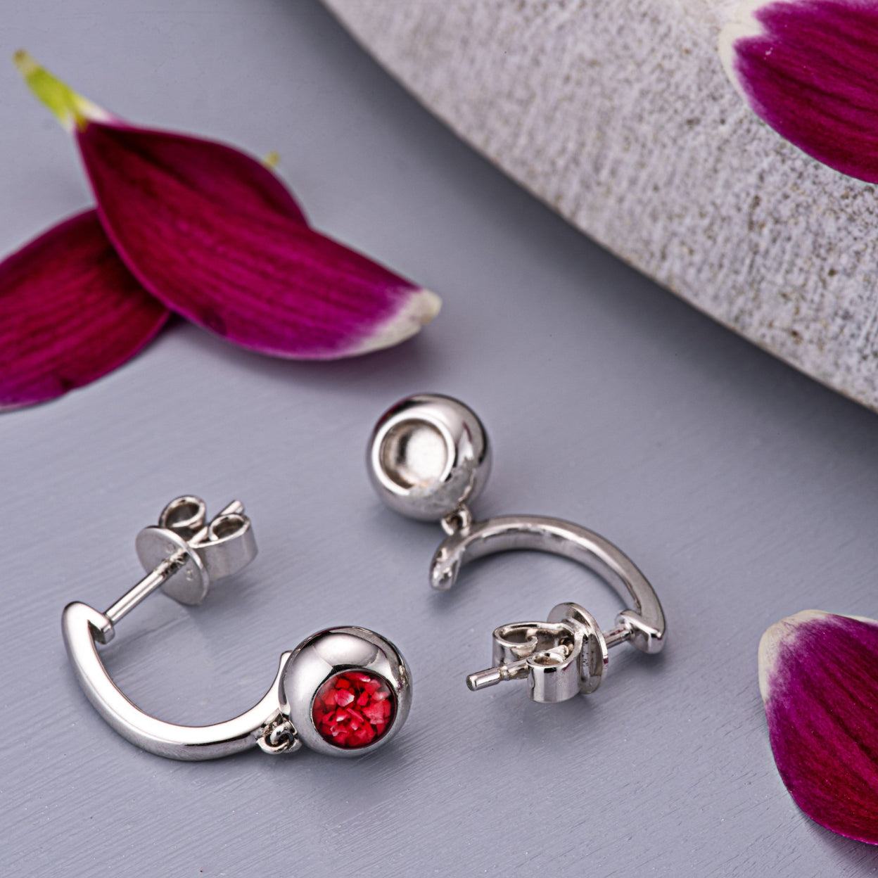 Load image into Gallery viewer, EverWith Ladies Rondure Crescent Memorial Ashes Earrings