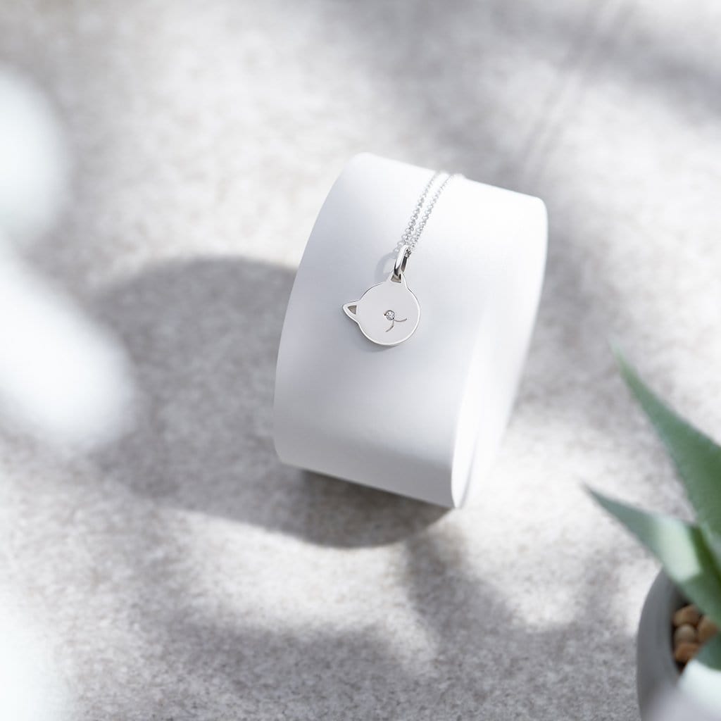 Load image into Gallery viewer, EverWith Engraved Cat Pawprint Memorial Pendant with Fine Crystal