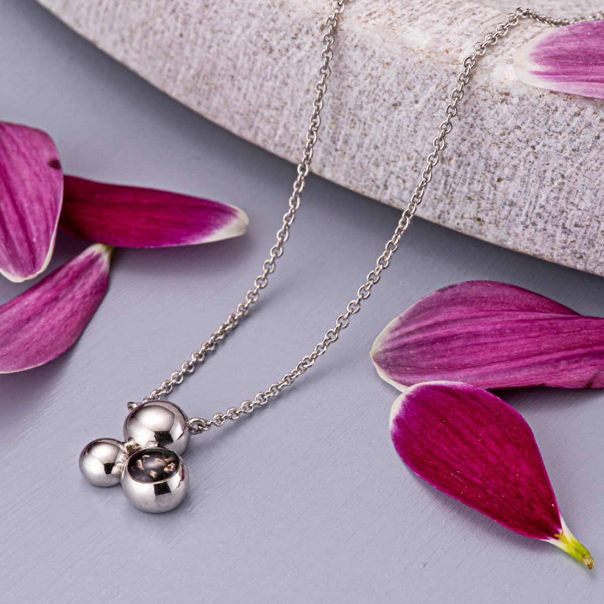 EverWith Ladies Rondure Array Memorial Ashes Necklace – EverWith ...
